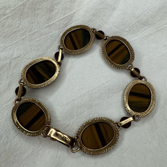 Vintage tiger eye bracelet from the 1940s in great condition. Clasp works well. - Picture 3 of 5